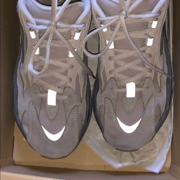 yeezy 700 used